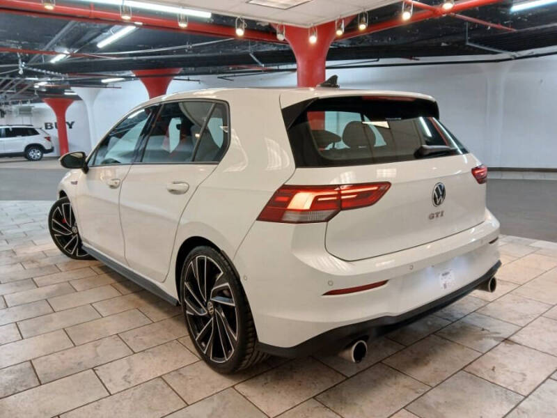 2024 Volkswagen Golf GTI Autobahn