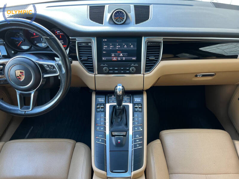 2017 Porsche Macan
