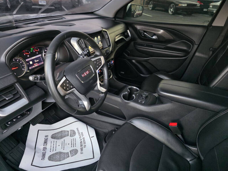 2023 GMC Terrain SLT