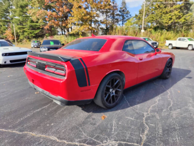 2016 Dodge Challenger 392 HEMI Scat Pack Shaker