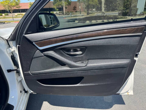 2016 BMW 5 Series 528i