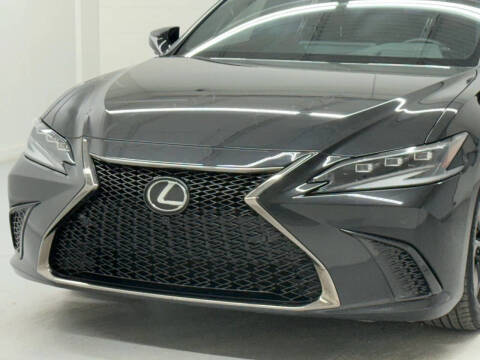 2023 Lexus ES 350 F SPORT Handling