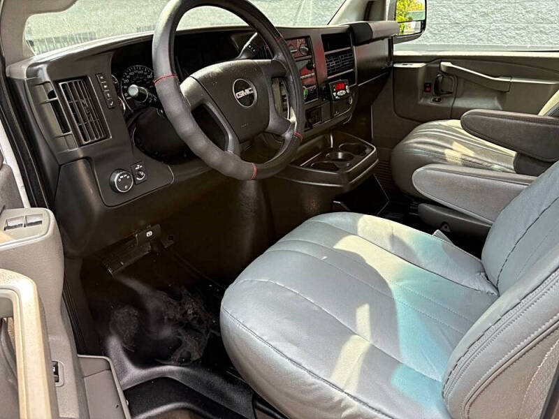 2017 GMC Savana 3500