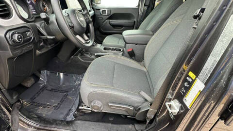 2024 Jeep Gladiator NightHawk