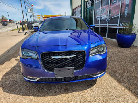 2019 Chrysler 300 for sale at JJ Auto Sales LLC in Haltom City TX