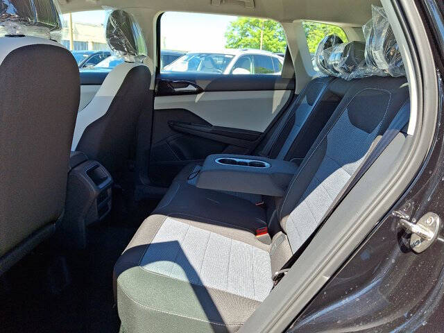 2025 Volkswagen Taos S 4Motion