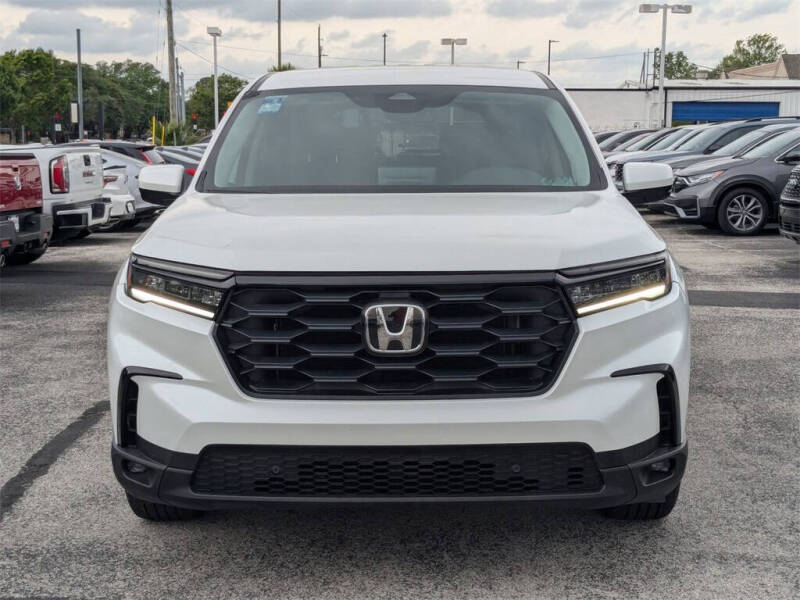 2024 Honda Pilot EX-L w/Rear Captain's Chairs