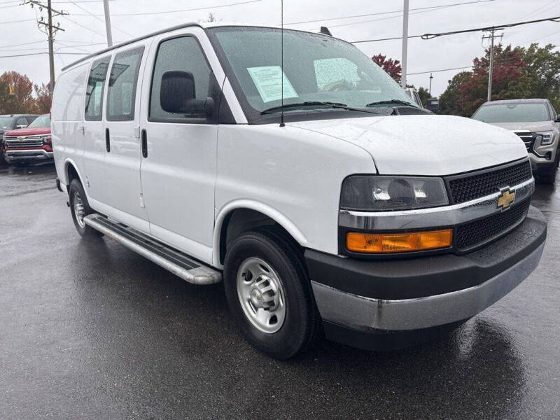 2023 Chevrolet Express 2500