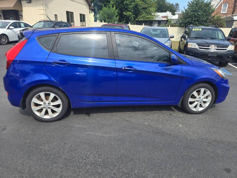 2012 Hyundai Accent SE