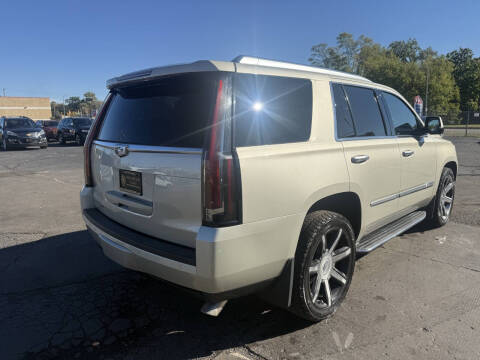 2016 Cadillac Escalade Luxury Collection