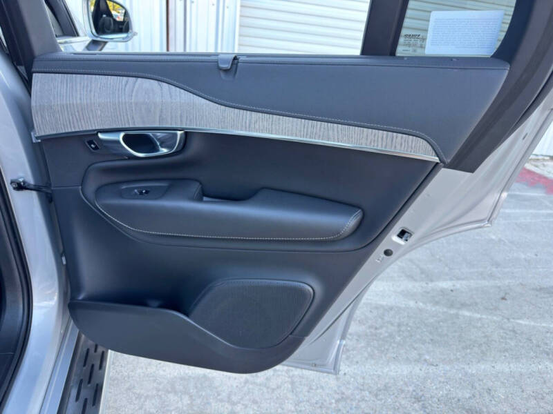 2023 Volvo XC90 Recharge T8 Ultimate Bright Theme 6P