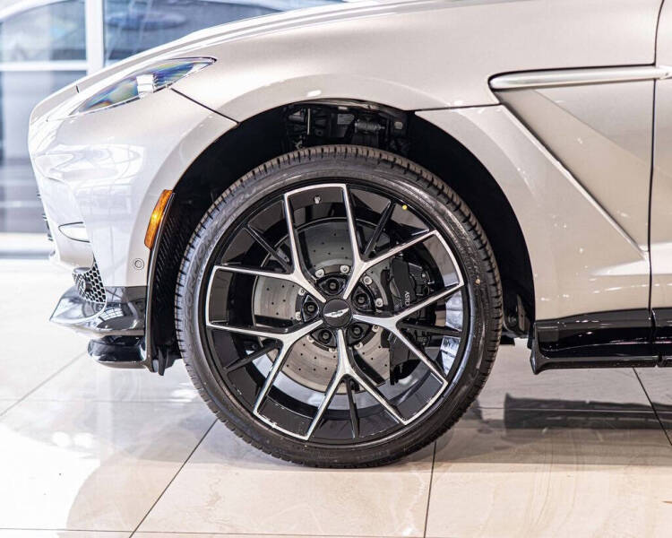 2026 Aston Martin DBX 707