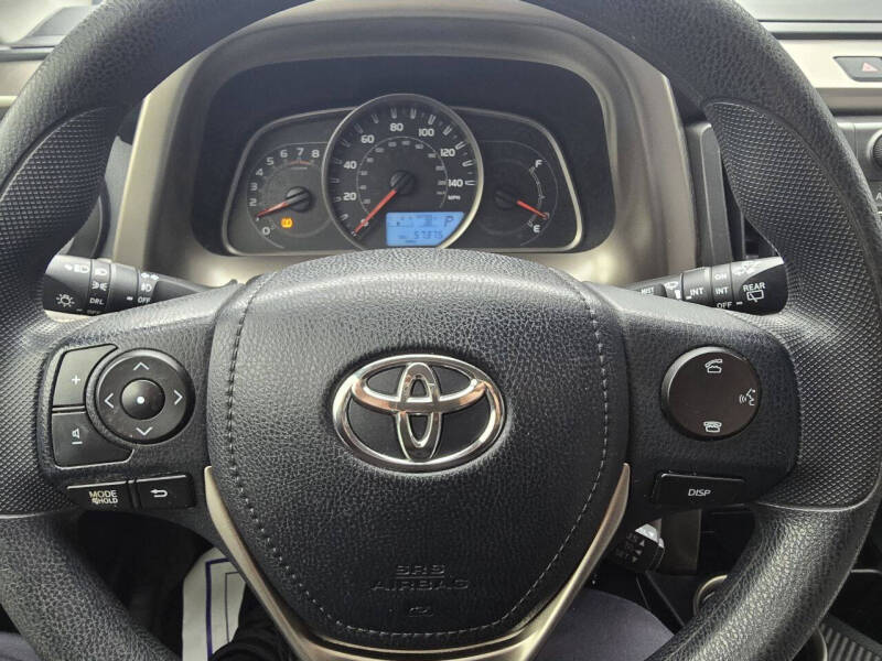 2014 Toyota RAV4 XLE photo 20