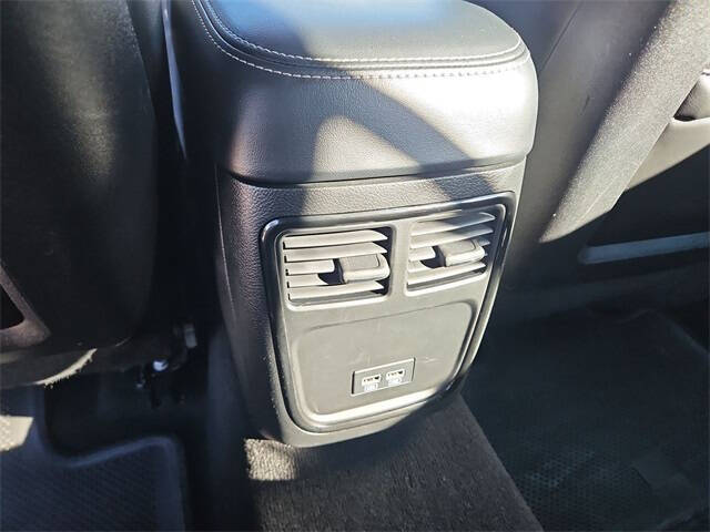 2023 Chrysler 300 S V6