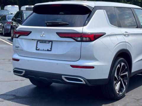 2022 Mitsubishi Outlander ES