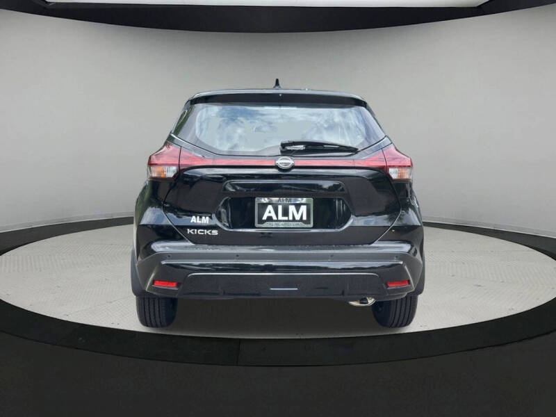 2025 Nissan Kicks Play S