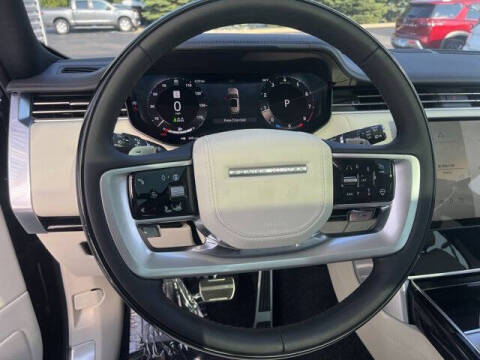 2025 Land Rover Range Rover P530 SE