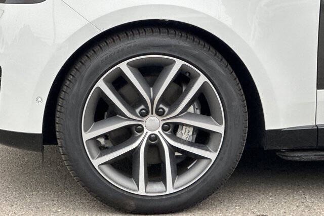 2025 Land Rover Range Rover P400 SE