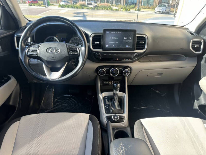 2022 Hyundai Venue SEL