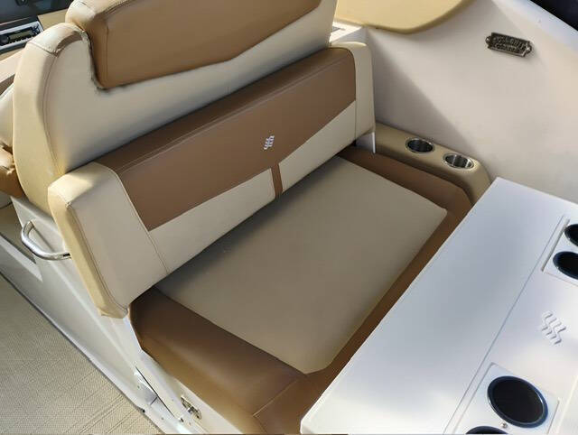 2012 Four Winns V305