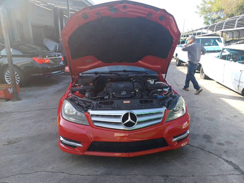 2013 Mercedes-Benz C-Class C250 Sport photo 12