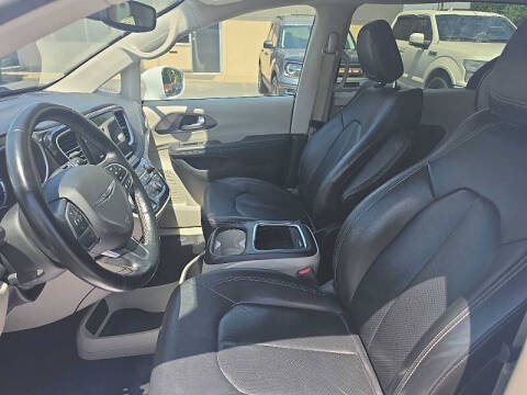 2022 Chrysler Pacifica Hybrid Touring L