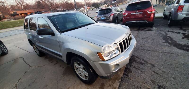 2006 Jeep Grand Cherokee for sale at Divine Auto Sales LLC in Omaha NE