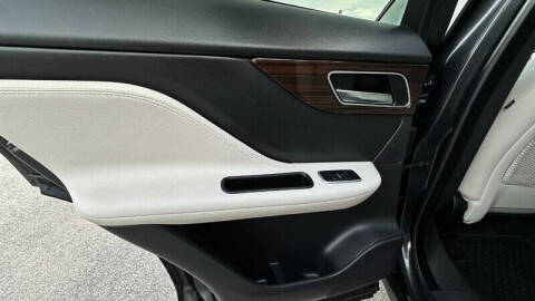 2018 Jaguar F-PACE 25t Prestige