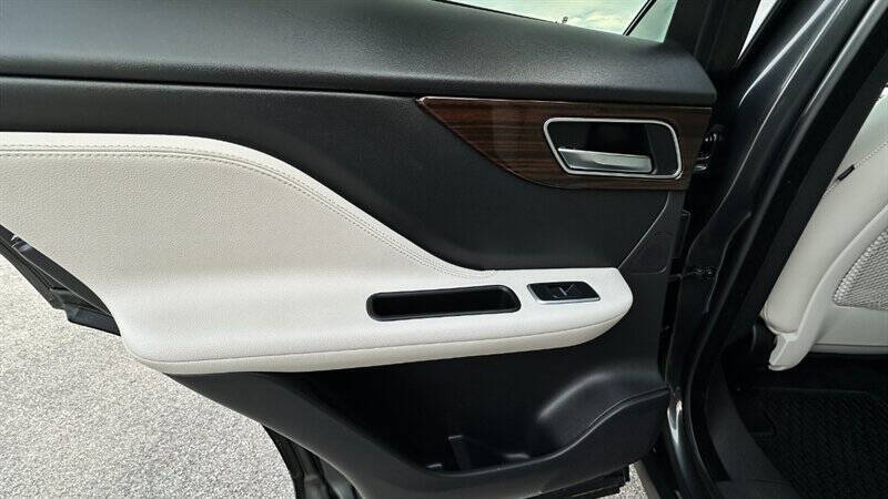 2018 Jaguar F-PACE 25t Prestige