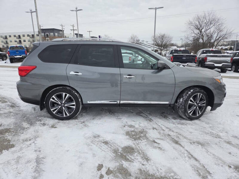 2020 Nissan Pathfinder Platinum