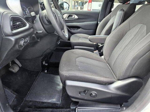 2024 Chrysler Pacifica Touring