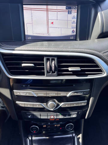 2017 Infiniti QX30 Sport