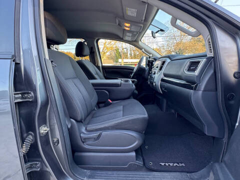 2016 Nissan Titan XD SV