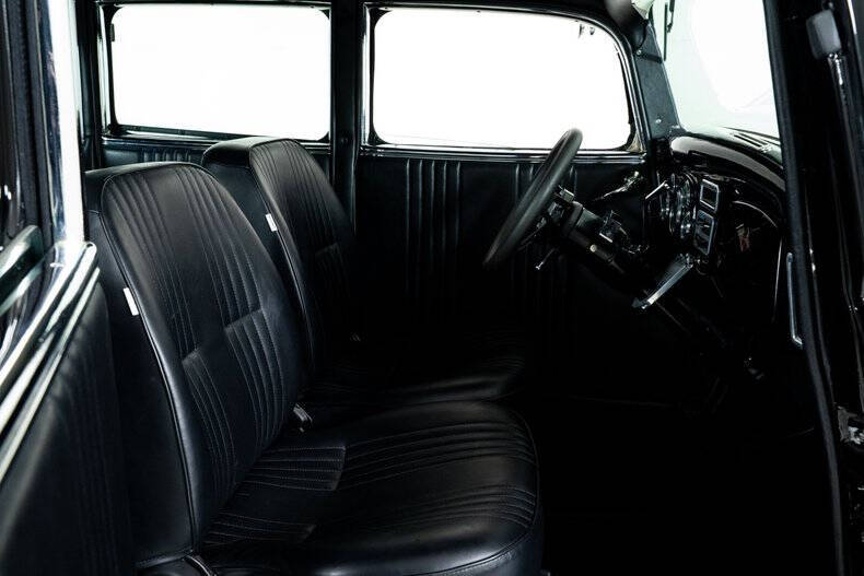 1933 Ford Super Deluxe