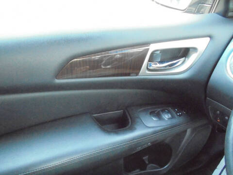 2016 Nissan Pathfinder SL