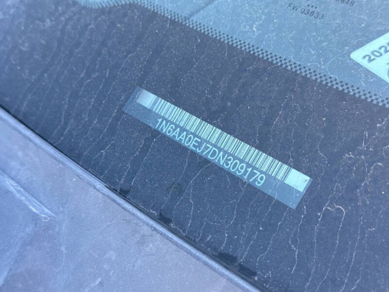 2013 Nissan Titan SV