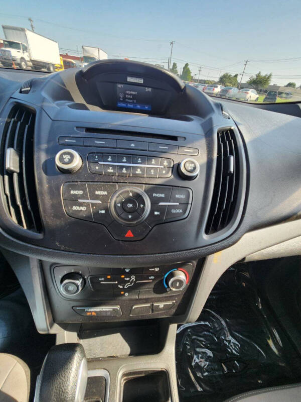 2017 Ford Escape S