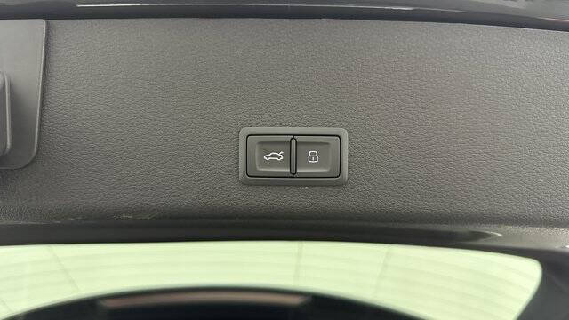 2024 Audi Q8 e-tron quattro Premium Plus