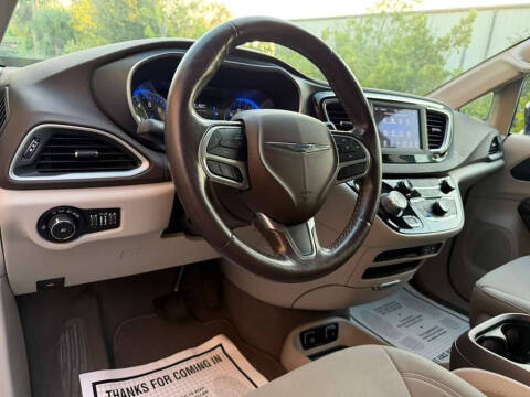 2020 Chrysler Pacifica Touring