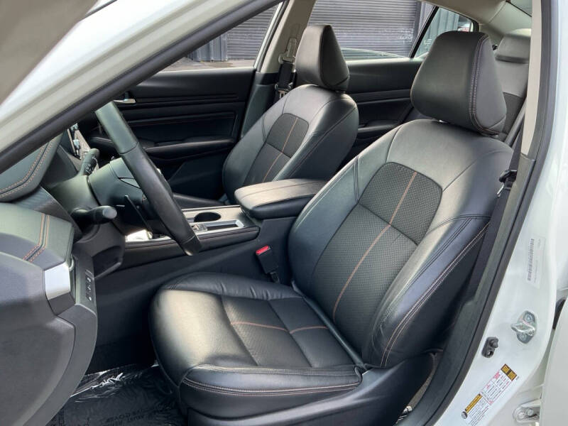 2022 Nissan Altima 2.0 SR