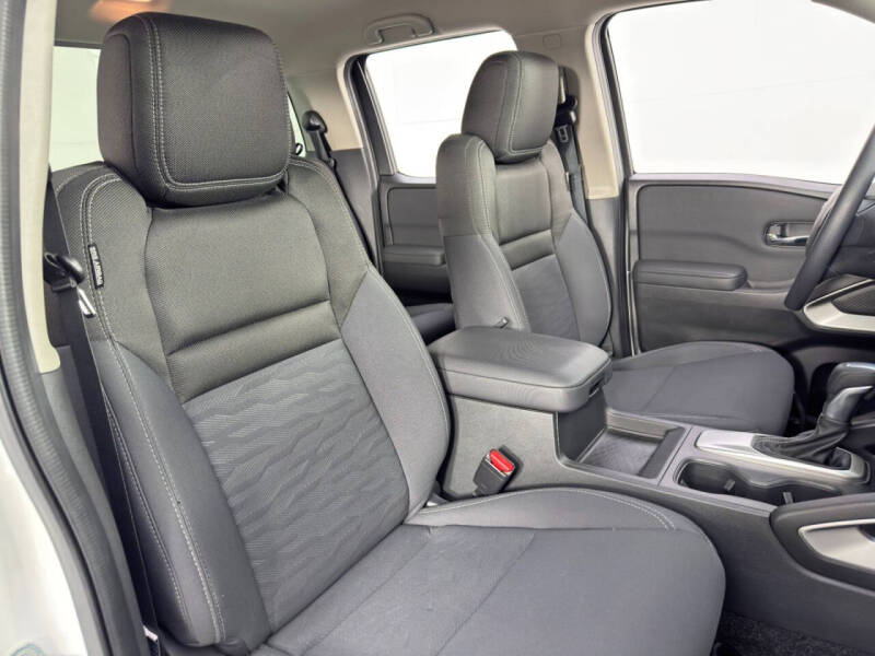 2022 Nissan Frontier SV