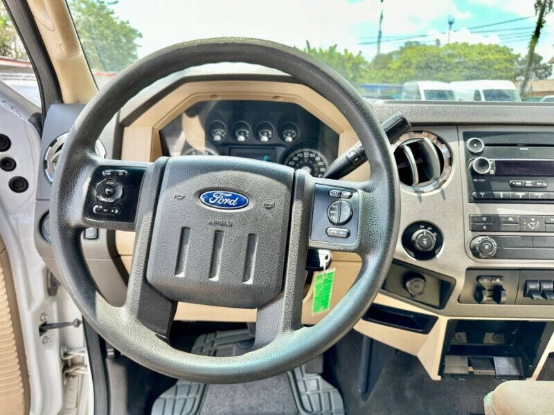 2011 Ford F-250 Super Duty  - $18,995