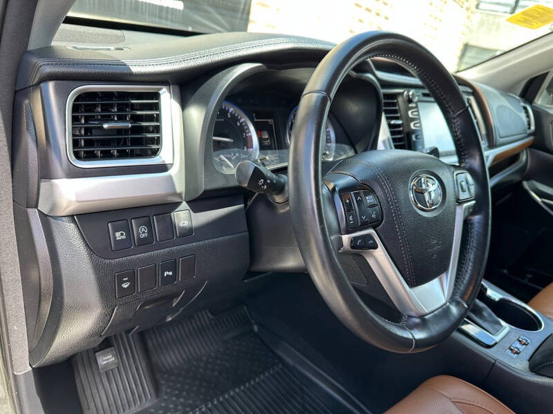 2017 Toyota Highlander Limited