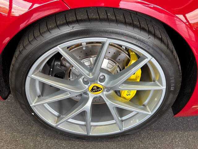 2025 Lotus Emira 18