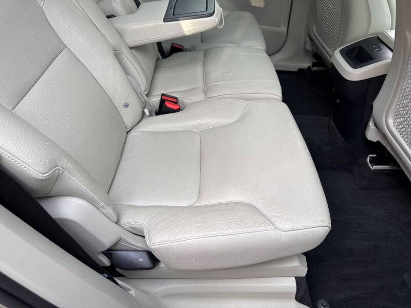 2016 Volvo XC90 T5 Momentum