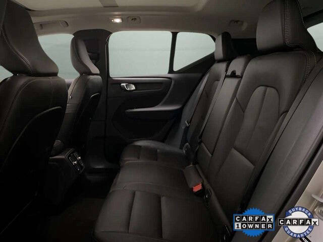 2025 Volvo XC40 B5 Plus Bright Theme