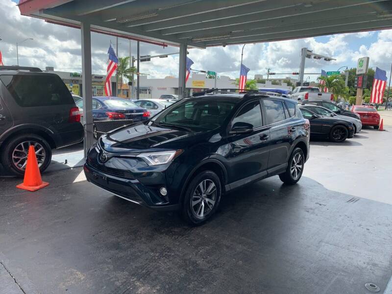 2018 Toyota RAV4 for sale at American Auto Sales in Hialeah FL