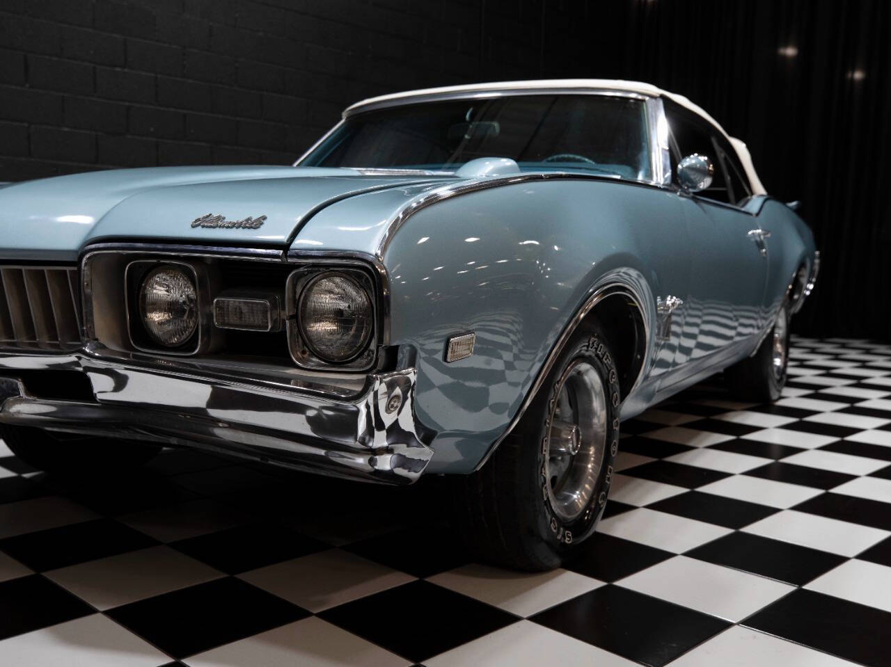 1968 Oldsmobile Cutlass 6