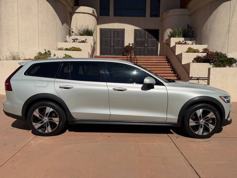 2020 Volvo V60 Cross Country T5