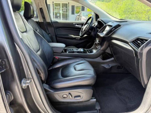 2020 Ford Edge Titanium